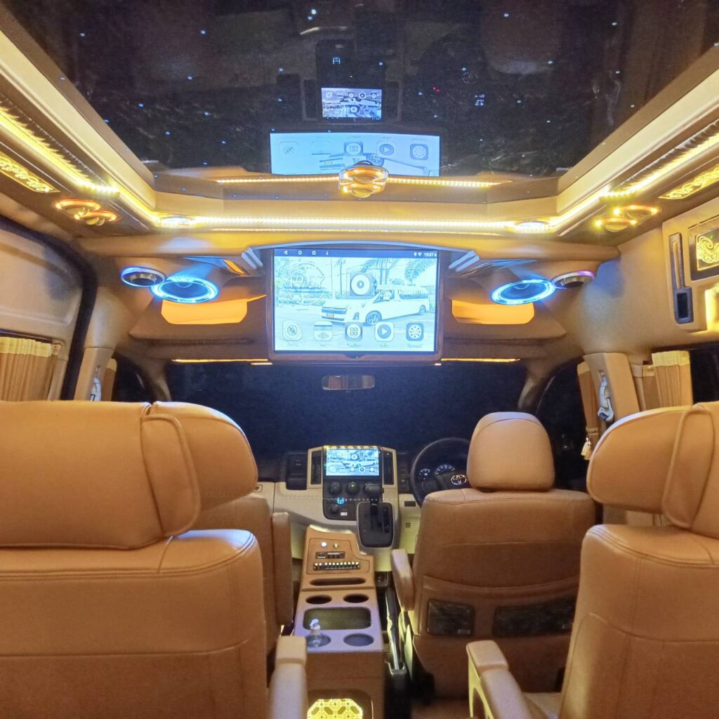 ครบครันความบันเทิง กับทีมงาน เช่า รถ ตู้ สกลนคร