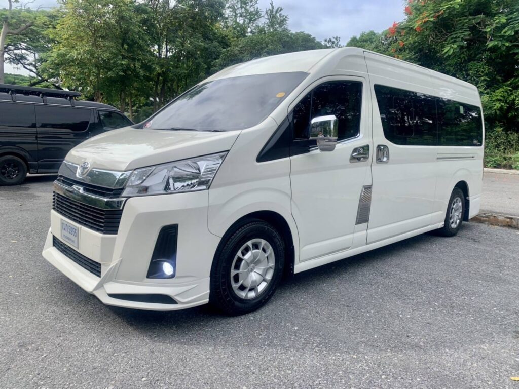 เช่ารถตู้สกลนคร เช่ารถตู้สนามบินสกลนคร